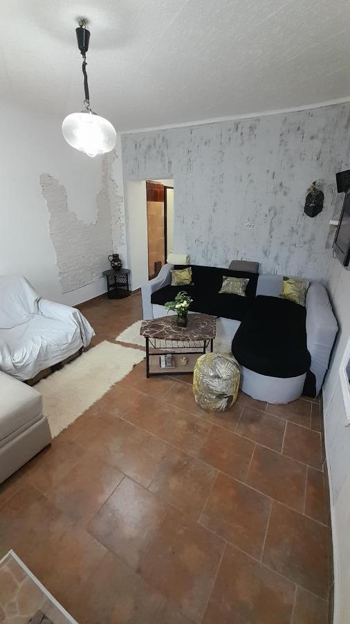 Kosta Apartments Суботица Экстерьер фото